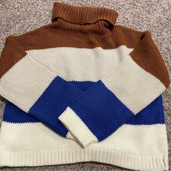 Colour Block Turtleneck - Picture 3 of 4